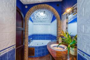 A bathroom at Cazorla Casas Cueva