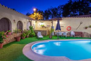 The swimming pool at or close to Cazorla Casas Cueva