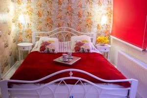 Postel nebo postele na pokoji v ubytování Central Riverside Apartments + 60 fotografií