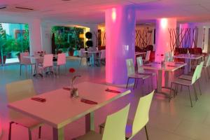 Restaurace v ubytování Adhara Express