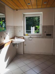 Ein Badezimmer in der Unterkunft Luftkurort, Perle des Neckartals