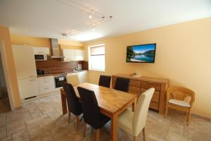 Cucina o angolo cottura di Penthouse in the heart of Zell am See