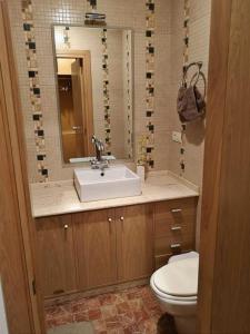 A bathroom at Ático Anllóns