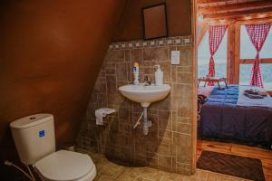 Vonios kambarys apgyvendinimo įstaigoje Glamping y cabañas en Neusa Cundinamarca