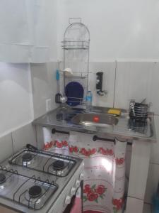 Dapur atau dapur kecil di Kitnet Aconchegante Em Benfica