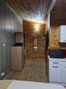 Kuchyň nebo kuchyňský kout v ubytování KAZBONZAMIS
