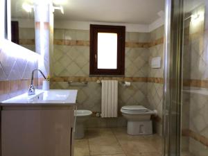 Salle de bains dans l'établissement Casa Laura biora