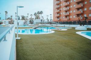 Basen w obiekcie Miramar Primera Linea de playa lub w pobliżu