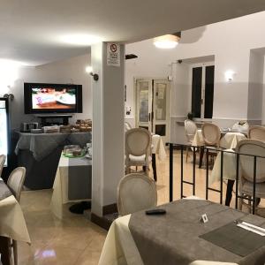 TV a/nebo společenská místnost v ubytování Hotel Spagna