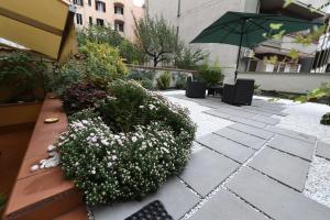 A garden outside Il giardino nascosto