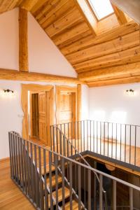 Zdjęcie z galerii obiektu Luxusní srub až 24 lůžek - Sruby-lipno w mieście Frymburk