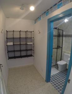Kép Casa Mixa con decoración estilo industrial szállásáról Mijasban a galériában