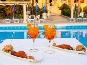 The swimming pool at or close to Hotel Delle Palme