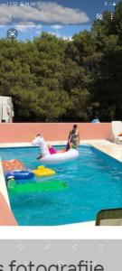 Bazén v ubytování Villa Best Relax nebo v jeho okolí