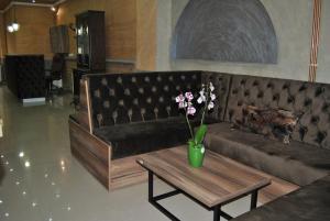 A seating area at Rooms " SIMKE " Subotica