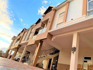 Budova, kde se aparthotel nachází
