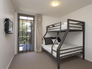 Gallery image of The Edge 5 - Modern 2BR Apartment l WiFi l BBQ l Lrg Balcony in Jindabyne +12 photos