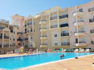 Swimmingpoolen hos eller tæt på Solario da Praia holiday apartment