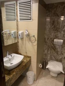 A bathroom at La Palace Exclusive Design