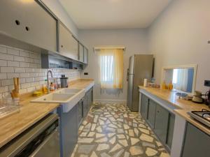 Kuchyň nebo kuchyňský kout v ubytování Flat in Bodrum- King Mausolus welcomes you