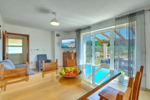 Foto dalla galleria di Relax house surrounded by olives and vineyard a Stifanići