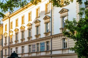 Budova, v ktorej sa hotel nachádza + 37 fotografií