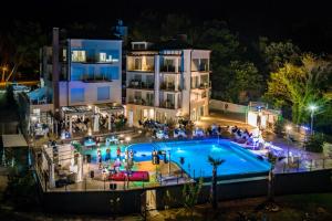 Bazén v ubytování Premantura Resort - Hotel & Restaurant nebo v jeho okolí