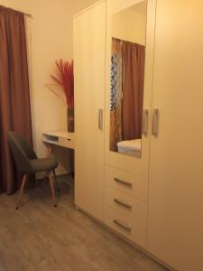 Fotografia z galérie ubytovania Apartment with private garden, hot tub, WiFi, SAT TV, Klima, near beach v Njivice