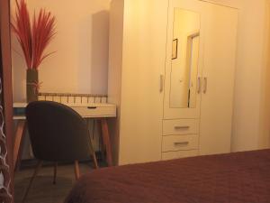 Posteľ alebo postele v izbe v ubytovaní Apartment with private garden, hot tub, WiFi, SAT TV, Klima, near beach