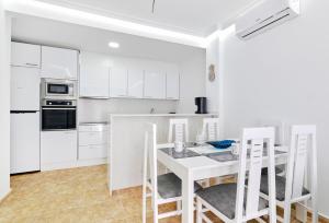 A kitchen or kitchenette at Apartment Eunice