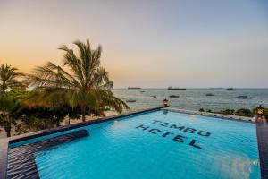 Бассейн в Tembo House Hotel или поблизости