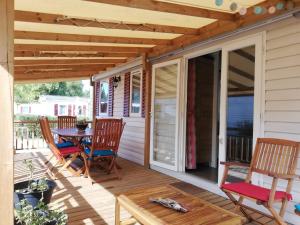 Gallery image of MOBIL HOME PISCINE in Fréjus