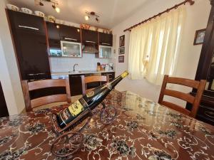 Kuchyň nebo kuchyňský kout v ubytování Apartments RUZA