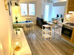 A kitchen or kitchenette at Beach e Relax a Giulianova