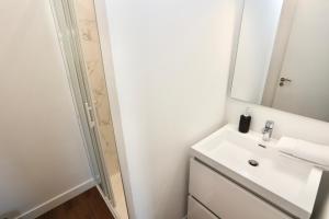 Koupelna v ubytování Napoléon Gare 8 T2 Dernier Etage ByLocly