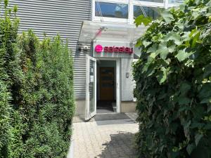 The building in which a hosteleket is located