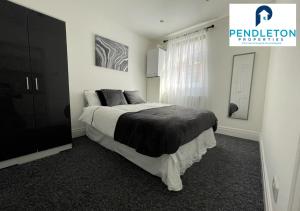 1 Bedroom Apartment, free parking & WIFI by Pendleton Properties Short Lets & Serviced Accommodation Preston
