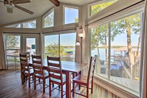 Gallery image of Malakoff Home with Deck and Fire Pit Cedar Creek Lake in Malakoff