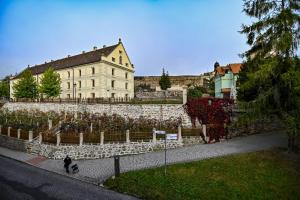 Budova, kde se aparthotel nachází