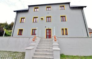 Budynek, w którym mieści się apartament