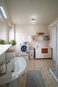 Kuchyň nebo kuchyňský kout v ubytování SILTER - LA CASA NEL BORGO