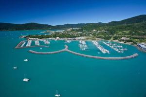 Foto sihtkohas Airlie Beach asuva majutusasutuse Ocean View 33A Studio Pool Ocean View WIFI galeriist