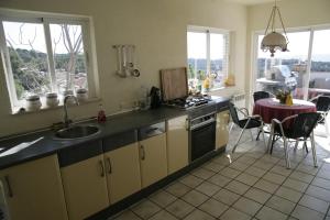 Una cocina o zona de cocina en Lloret de Mar apartment to rent with seaview (UP) for max 4 persons