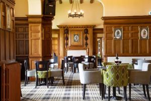 Posezení v ubytování The Highland Hotel by Compass Hospitality