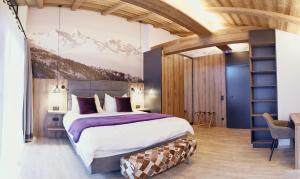 Posteľ alebo postele v izbe v ubytovaní Chalet Amadeus + 37 fotografií