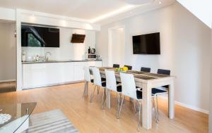 Kuchyňa alebo kuchynka v ubytovaní Harenda Residence - Destigo Hotels