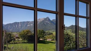 A general mountain view or a mountain view taken from A villát