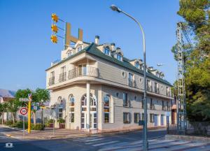 Hotel Versalles, Granja de Rocamora – Updated 2022 Prices