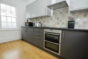 Gallery image of Marine Cottage - Parking - by Brighton Holiday Lets in Brighton & Hove