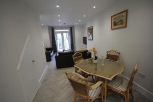 Eversley's Mews